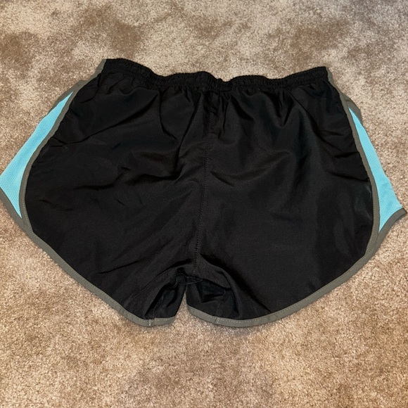 Women’s Nike Tempo Running Shorts Size Small
Dark grey and Blue - Picture 2 of 3